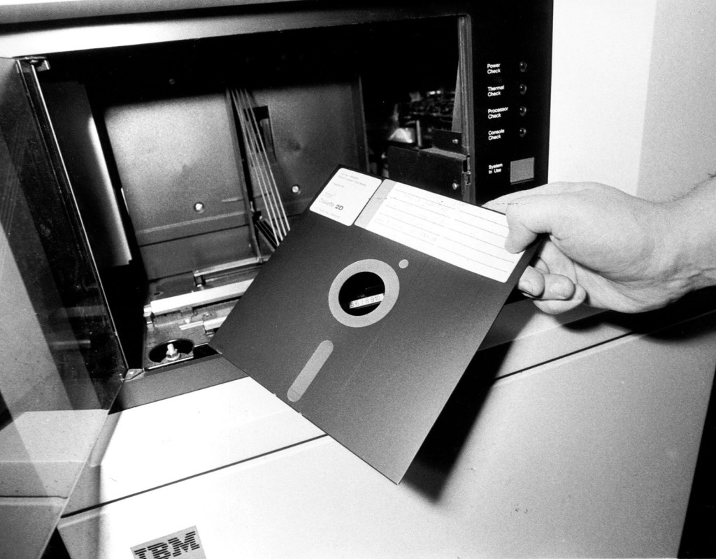 Disketten, lanserad av IBM (1971)