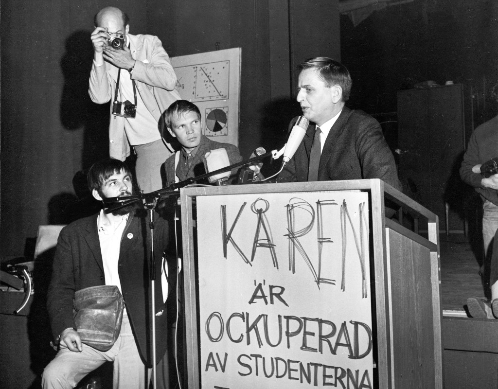Statsminister Olof Palme talar till studenterna som ockuperat Kårhuset i Stockholm 1968.
Foto: AFTONBLADET