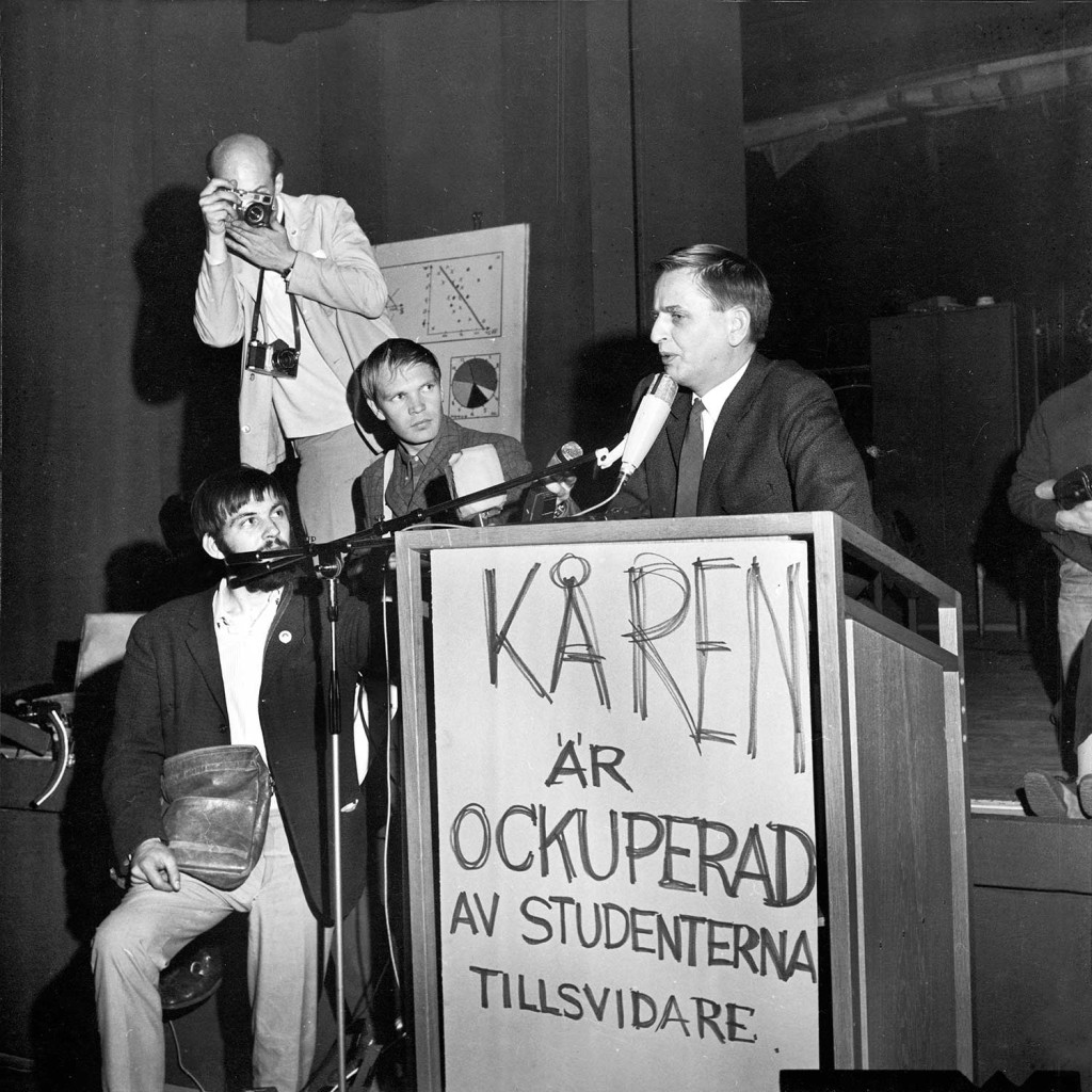 Statsminister Olof Palme talar till studenterna som ockuperat Kårhuset i Stockholm 1968.
Foto: AFTONBLADET