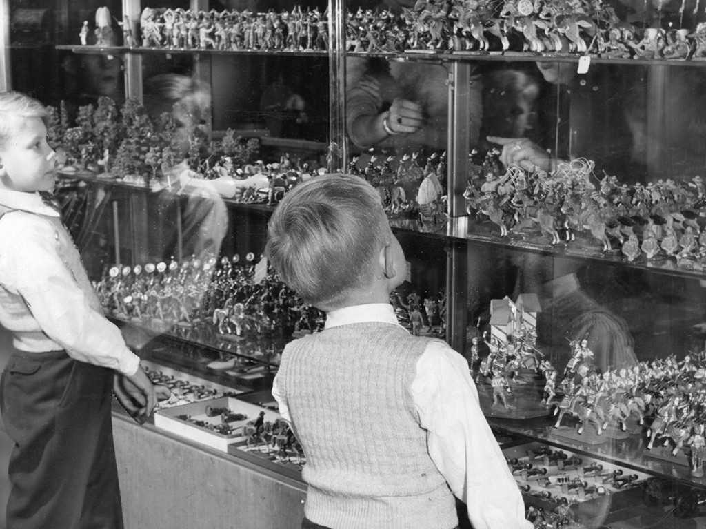 Tennsoldaten var en populär leksak, som på 1940-talet började tillverkas i andra material än metall. Foto: Anders Carlsson.